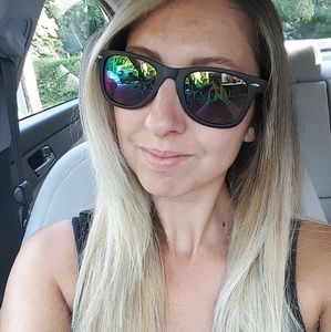 Meet your Posher, Lorraine